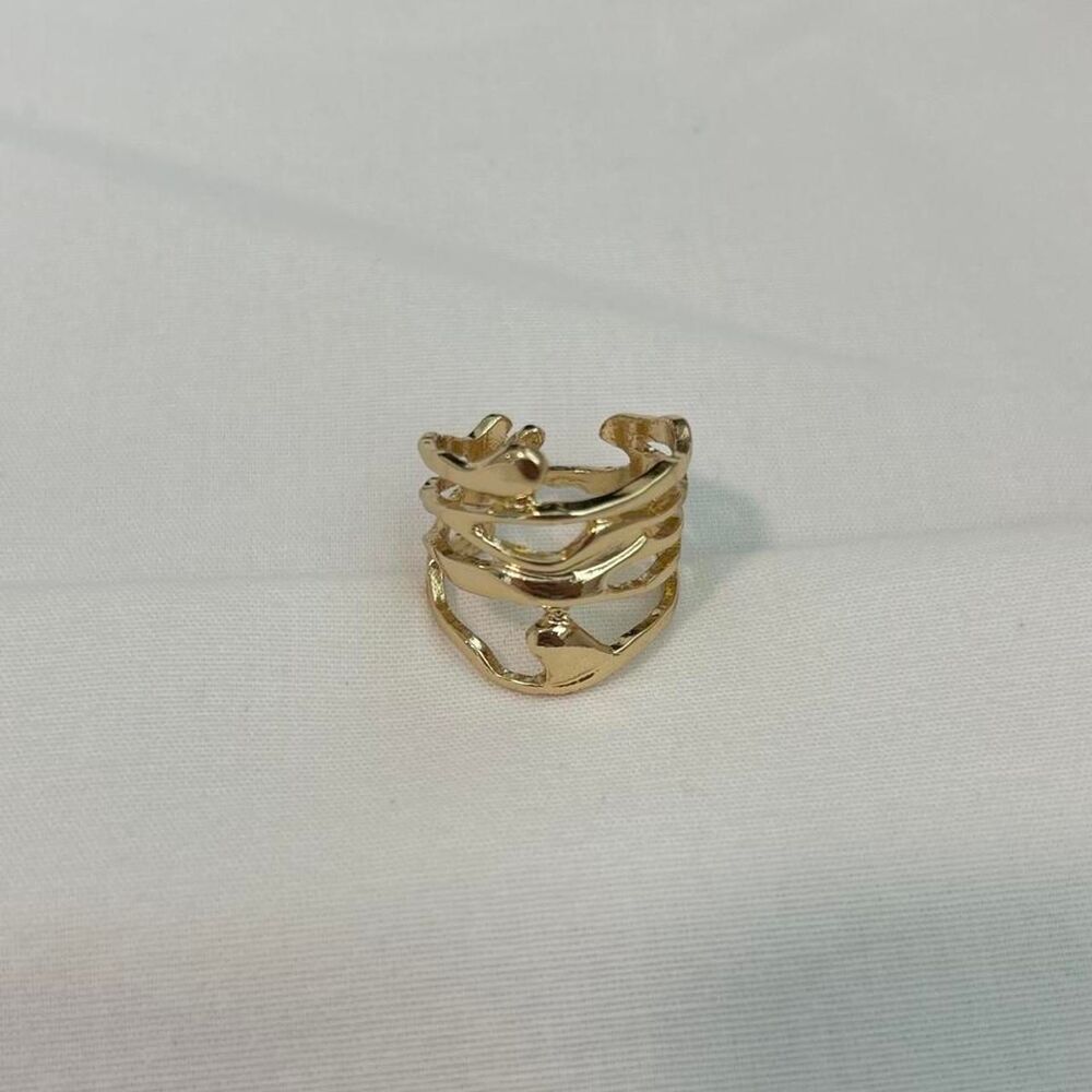 Vintage Luxury inspired Gold Ring - Picture 3 of 3